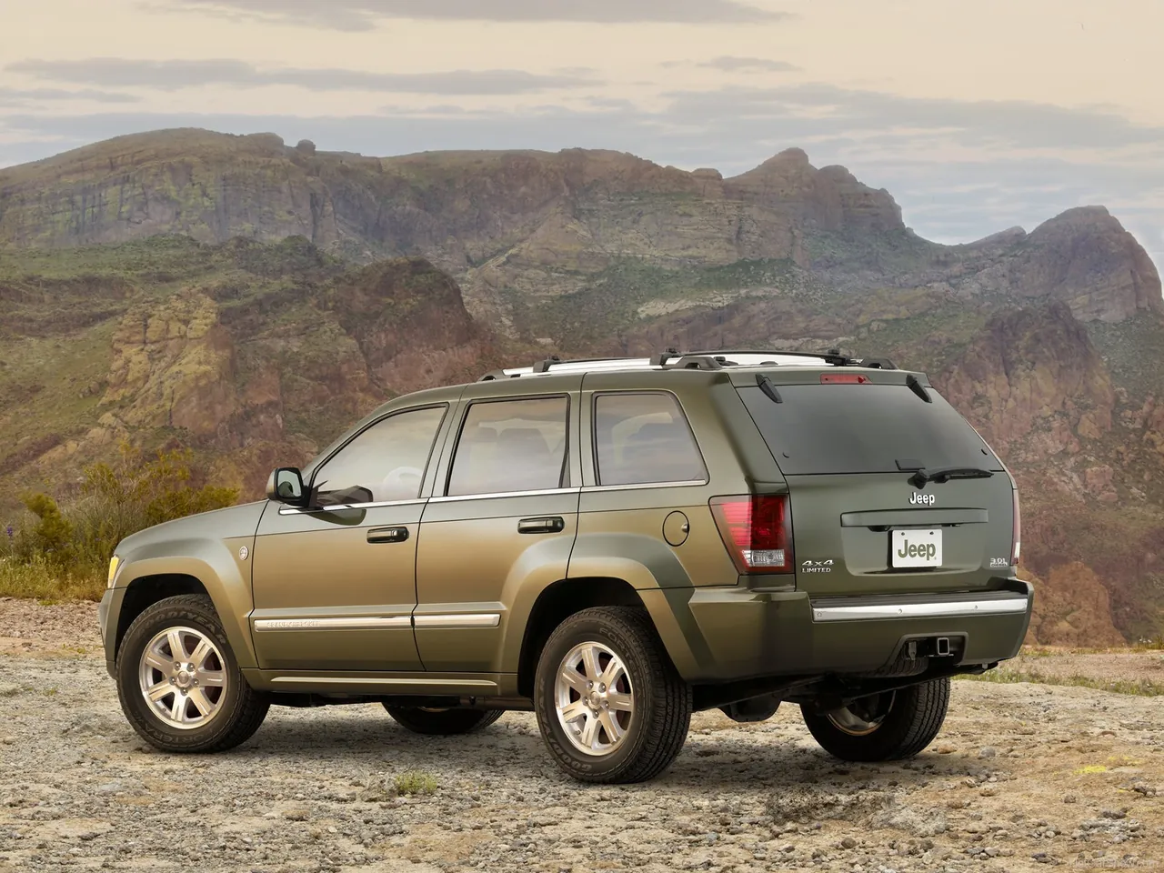 Jeep Grand Cherokee (2008) – zadní tříčtvrteční pohled
