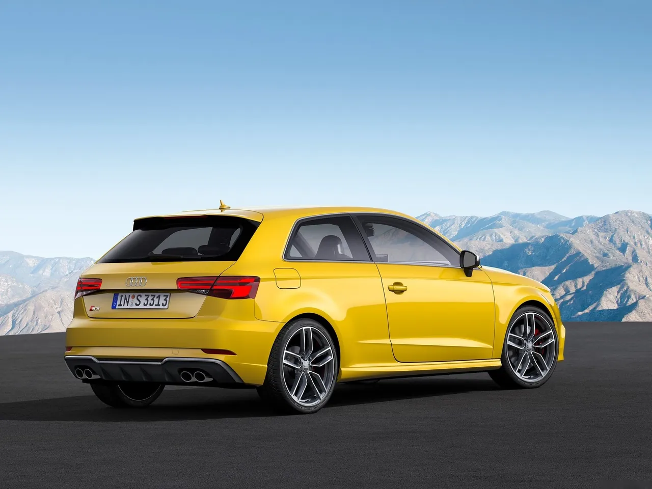 Audi S3 (2017) – zadní tříčtvrteční pohled