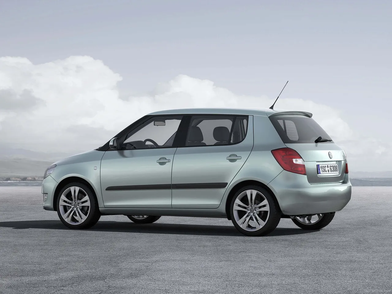 Skoda Fabia (2011) – zadní tříčtvrteční pohled