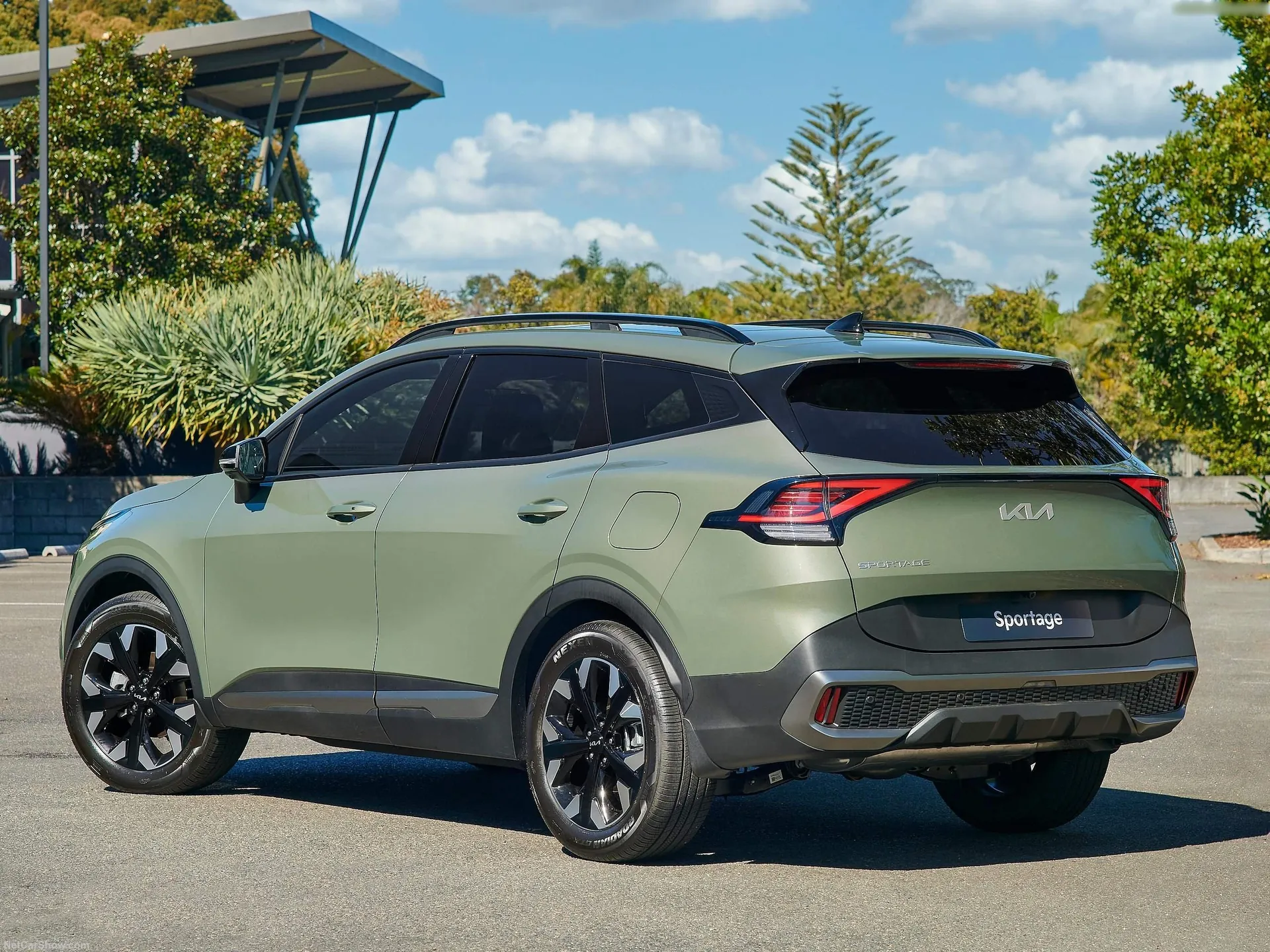 Kia Sportage (2022) – zadní tříčtvrteční pohled