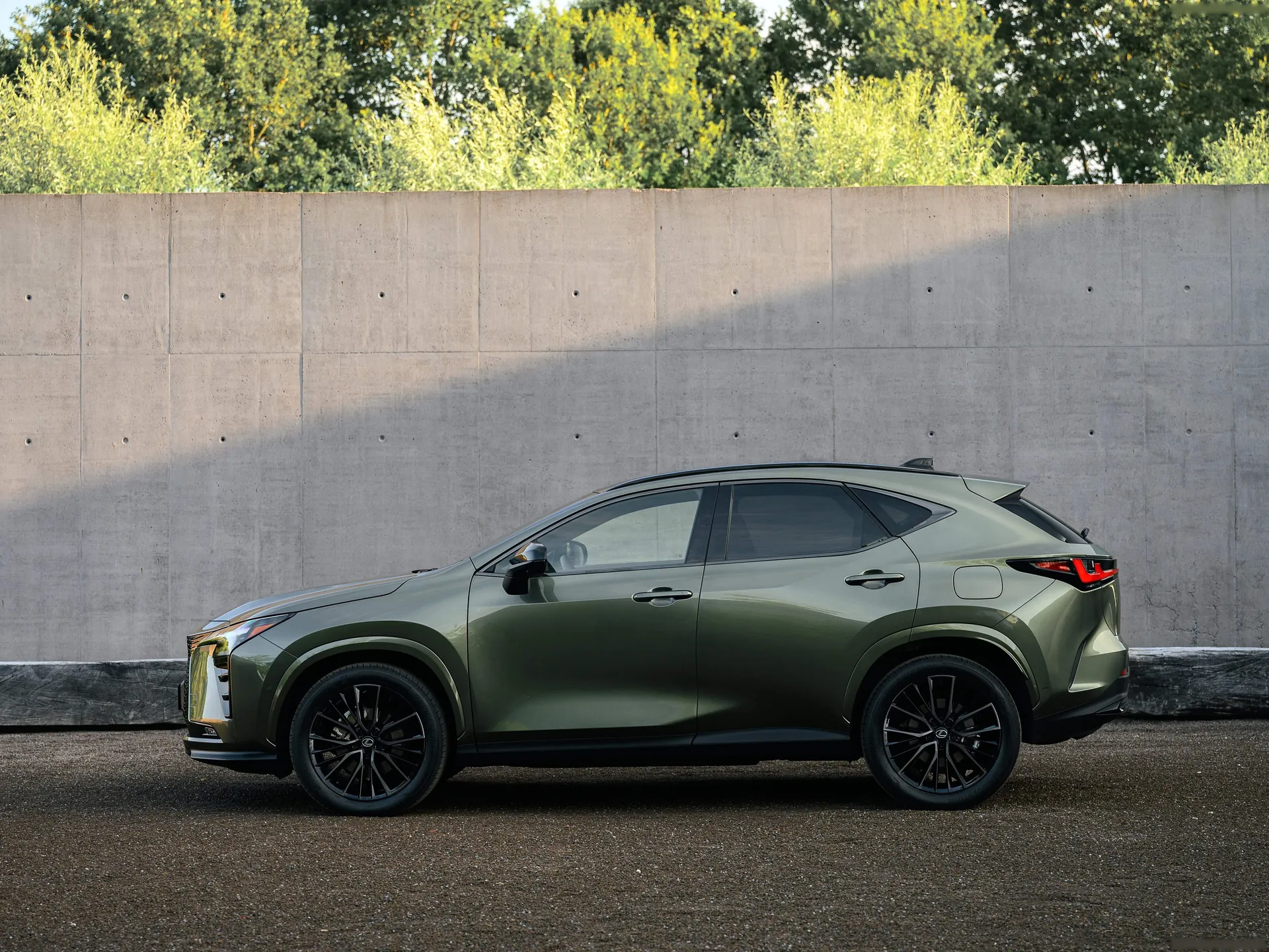 Lexus NX (2027) – boční profil