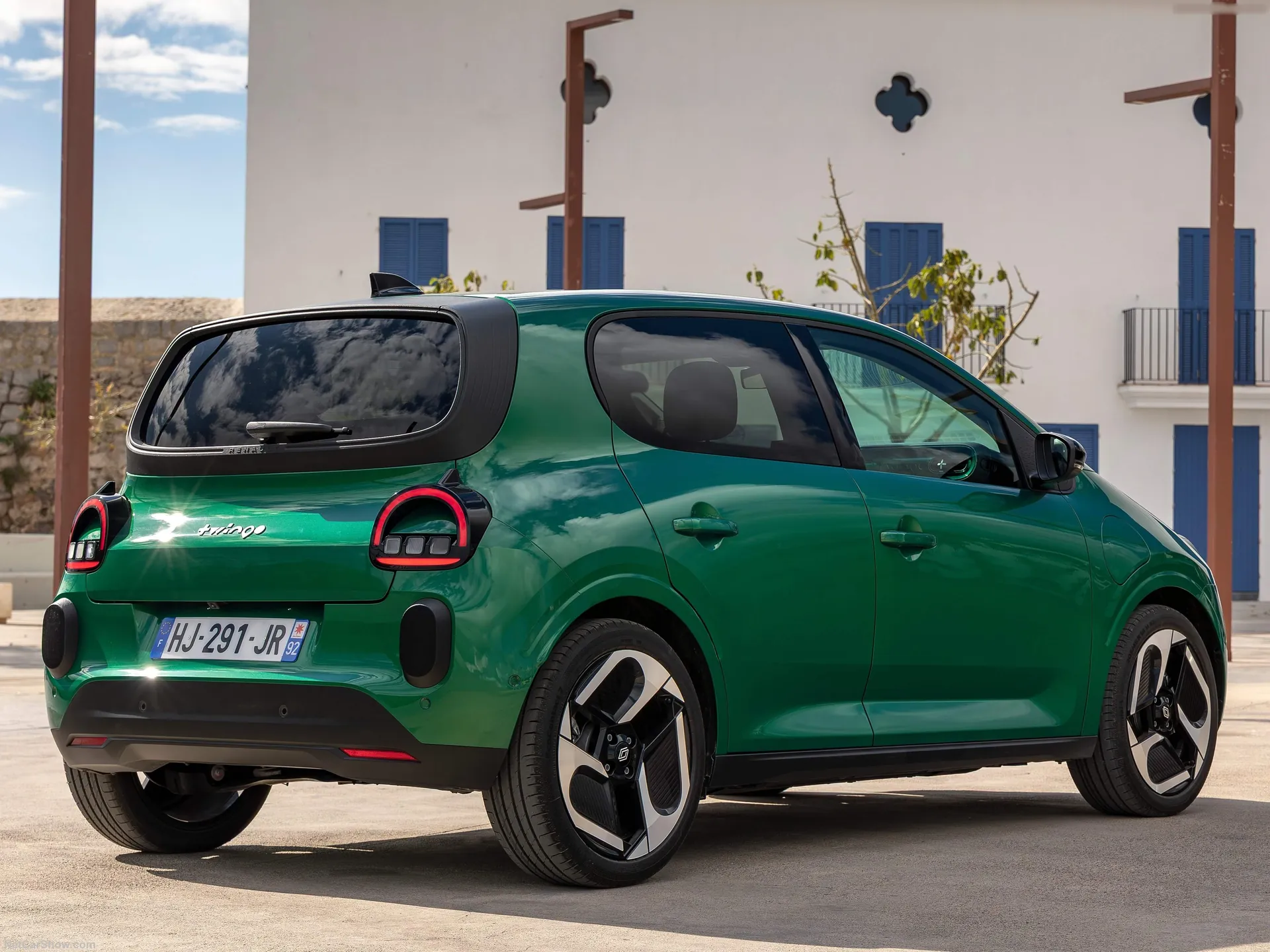 Renault Twingo E-Tech EV (2027) – zadní tříčtvrteční pohled