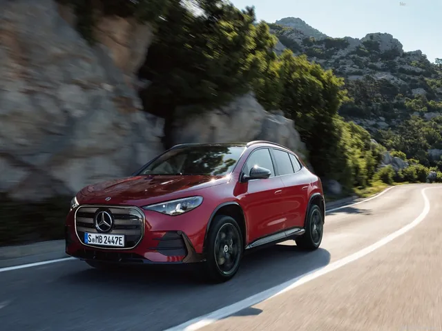 Mercedes-Benz GLA (2027)