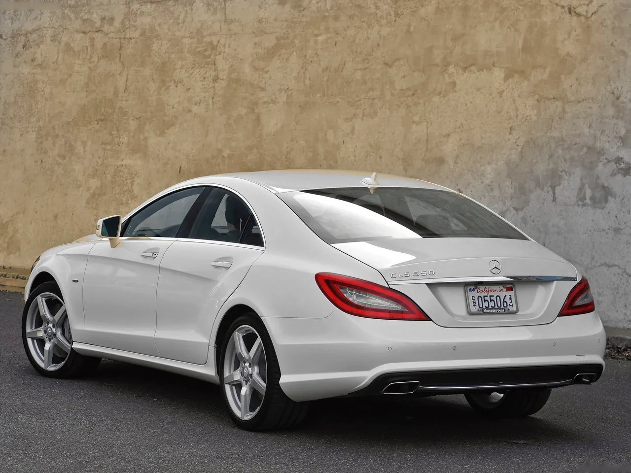 Mercedes-Benz CLS550 (2012) - Rear Three-Quarter
