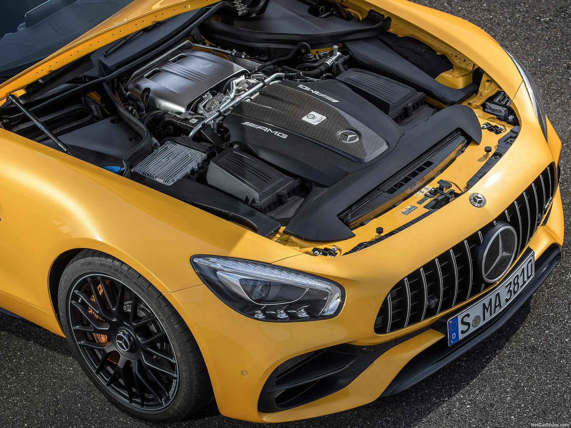 Mercedes-Benz AMG GT C Roadster (2017) – motorový prostor
