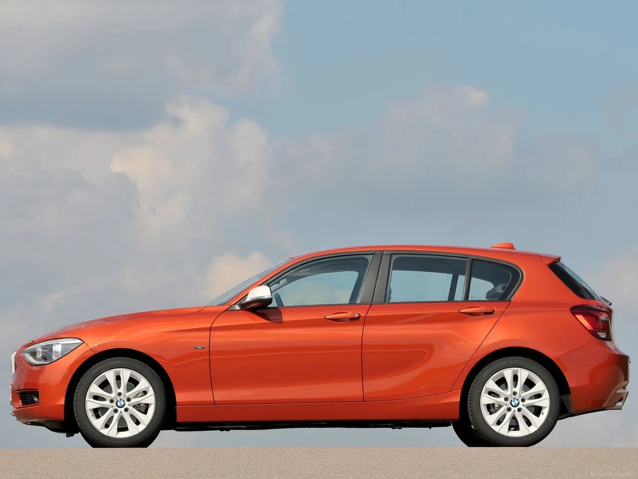 BMW 1-Series Urban Line (2012) – boční profil
