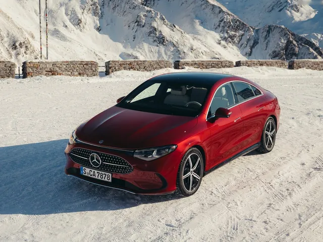 Mercedes-Benz CLA hybrid (2026)