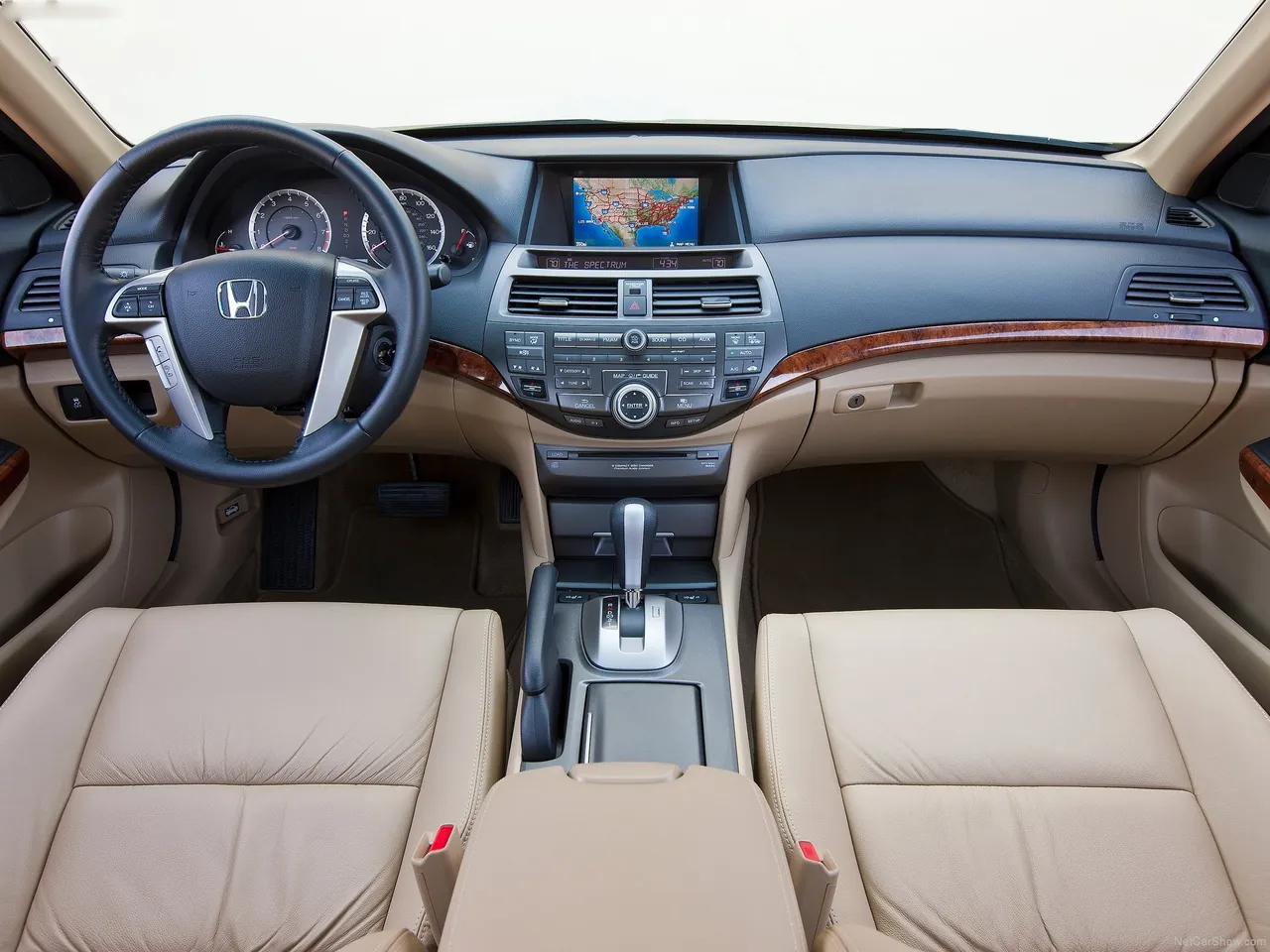 Honda Accord (2011) – interiér