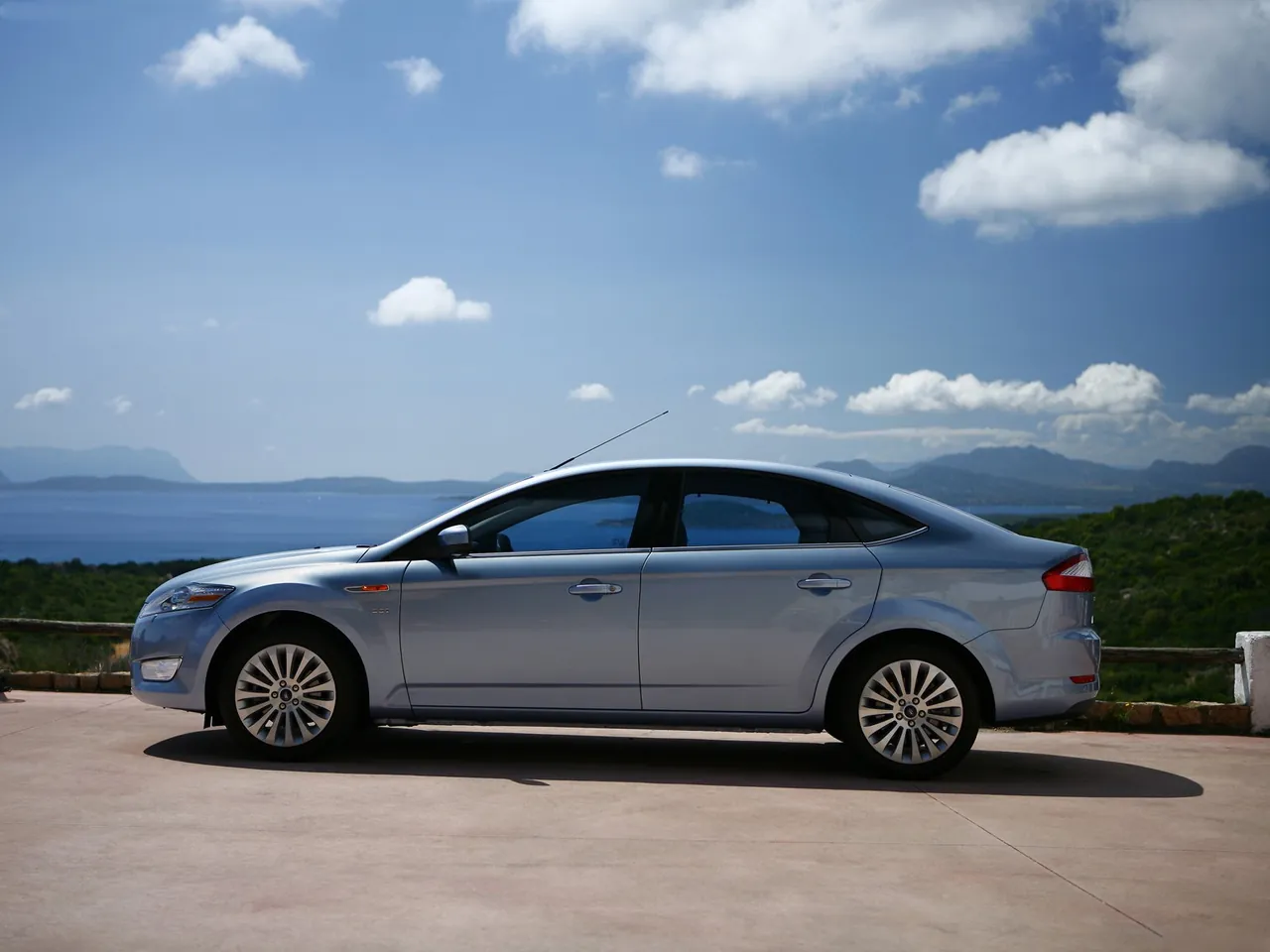 Ford Mondeo (2007) – boční profil