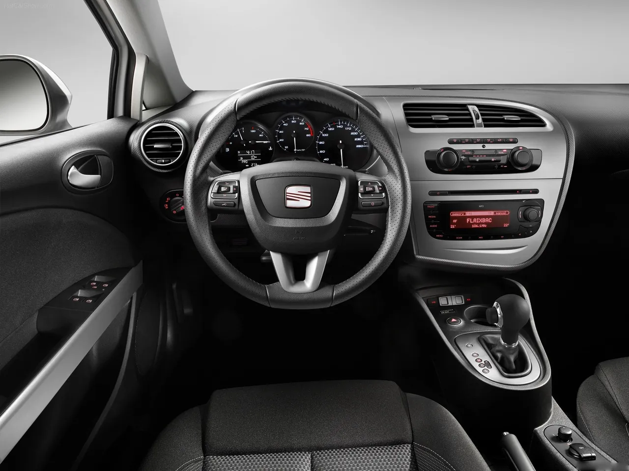 Seat Leon (2009) – interiér