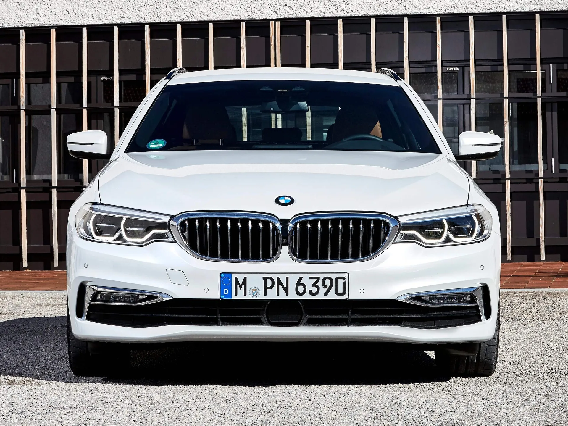 BMW 5-Series Touring (2018) – zepředu