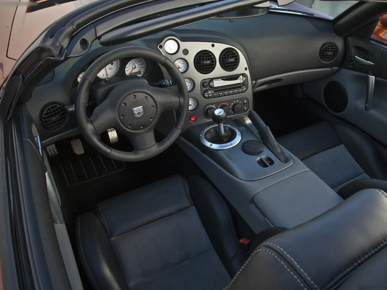 Dodge Viper SRT10 (2010) – interiér