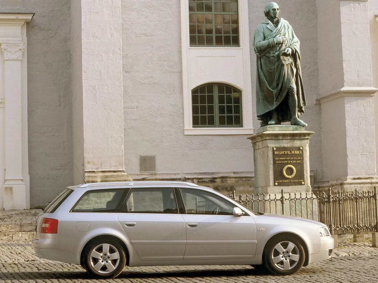 Audi A6 Avant (2001) – boční profil