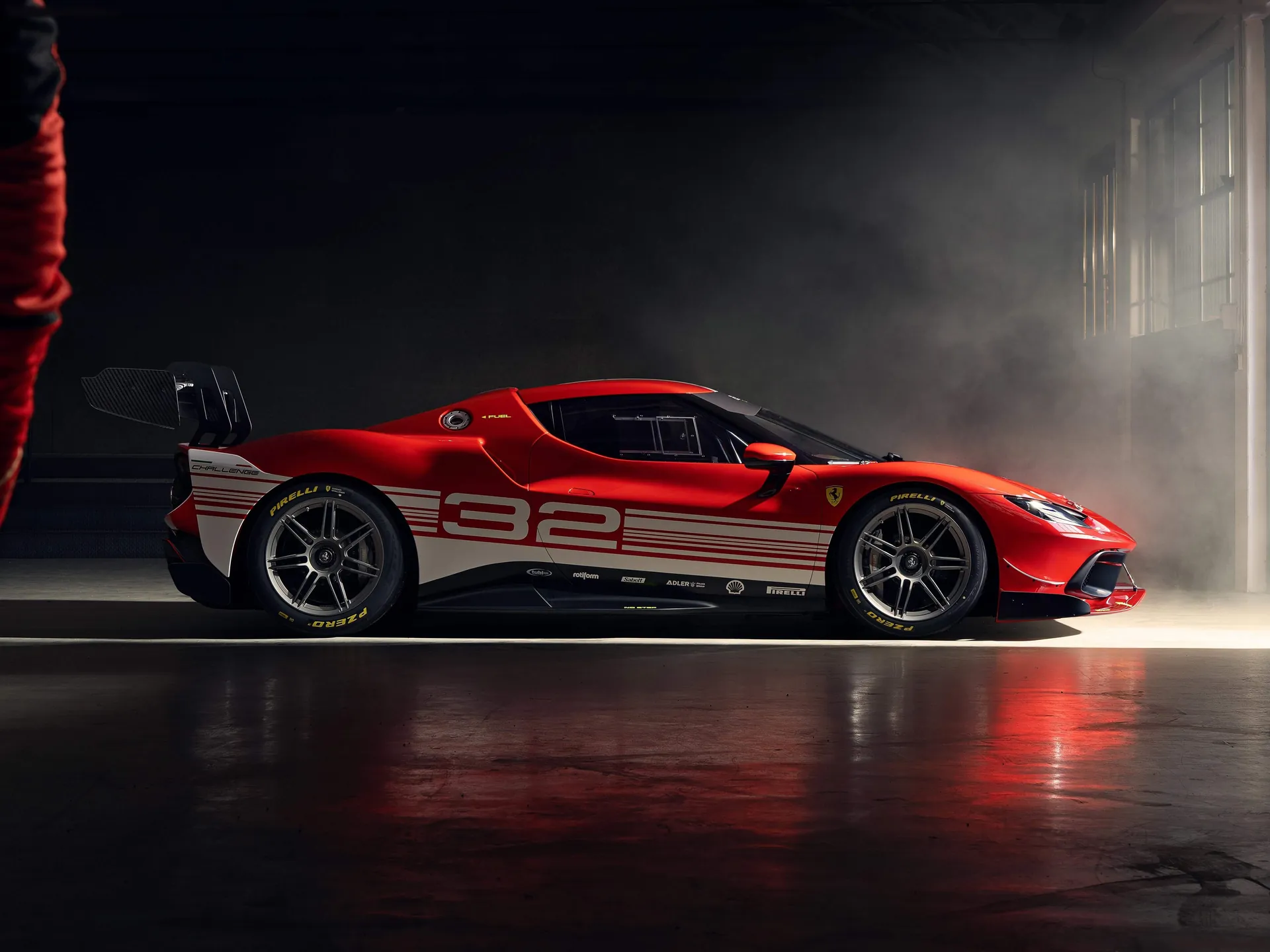 Ferrari 296 Challenge (2024) – boční profil