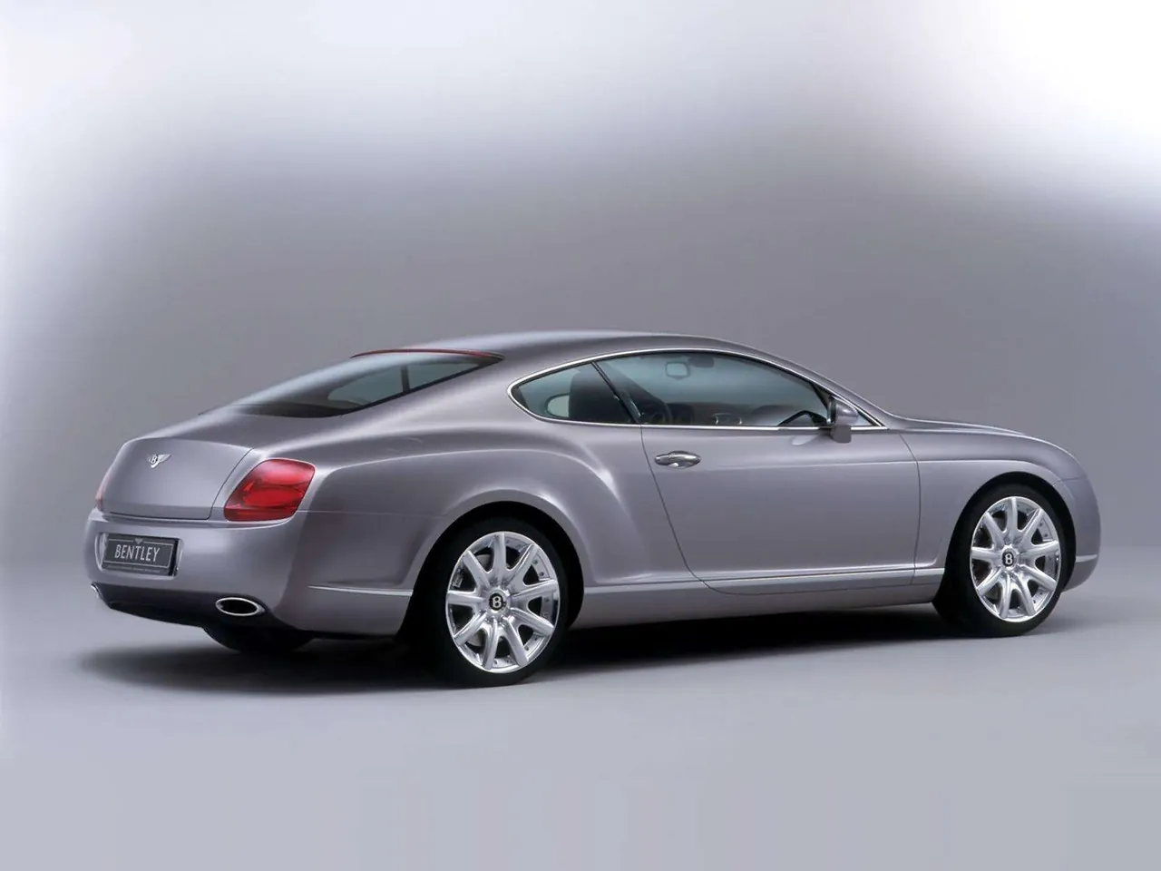 Bentley Continental GT Prototype (2002) – zadní tříčtvrteční pohled