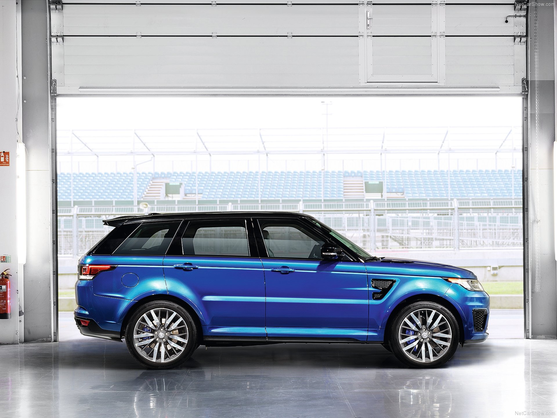 Land Rover Range Rover Sport SVR (2015) – boční profil