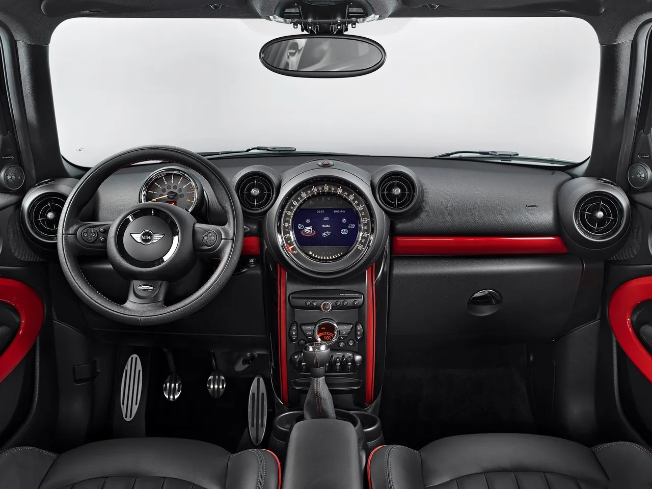 Mini Paceman John Cooper Works (2014) – interiér