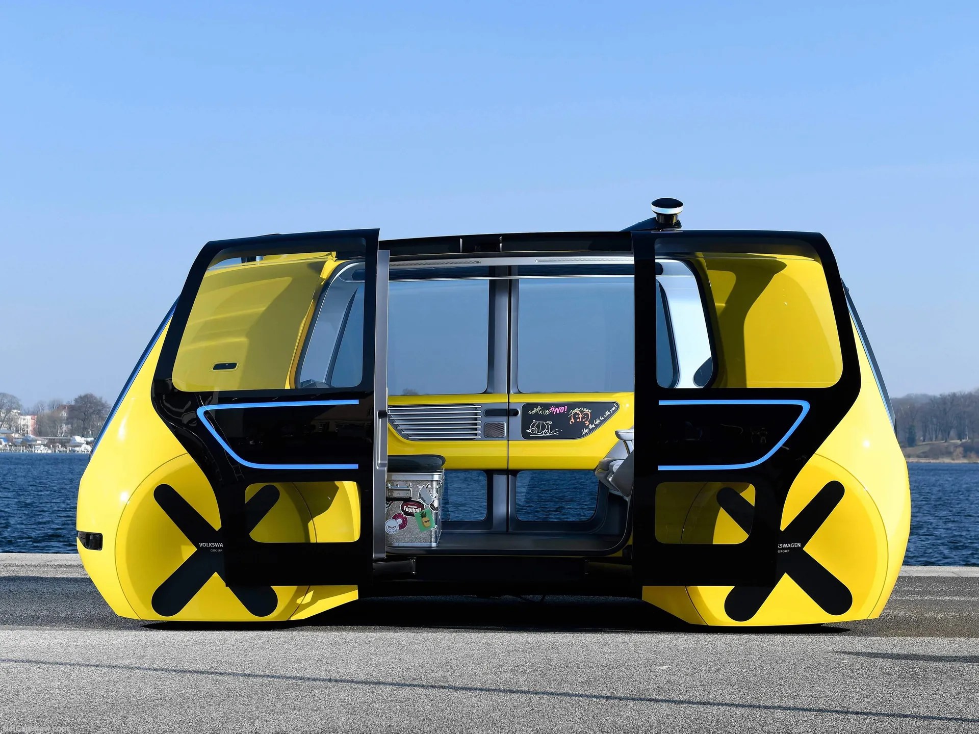Volkswagen Sedric School Bus Concept (2018) - Side Profile