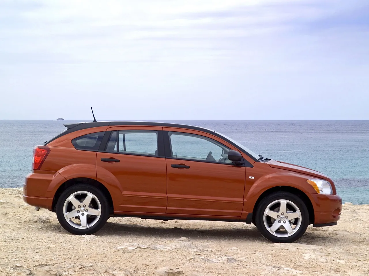 Dodge Caliber (2007) – boční profil