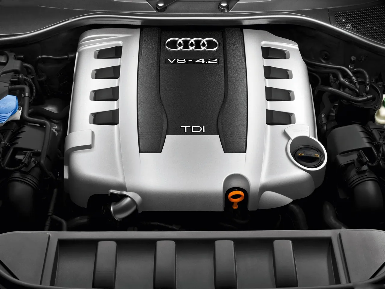 Audi Q7 (2010) – motorový prostor