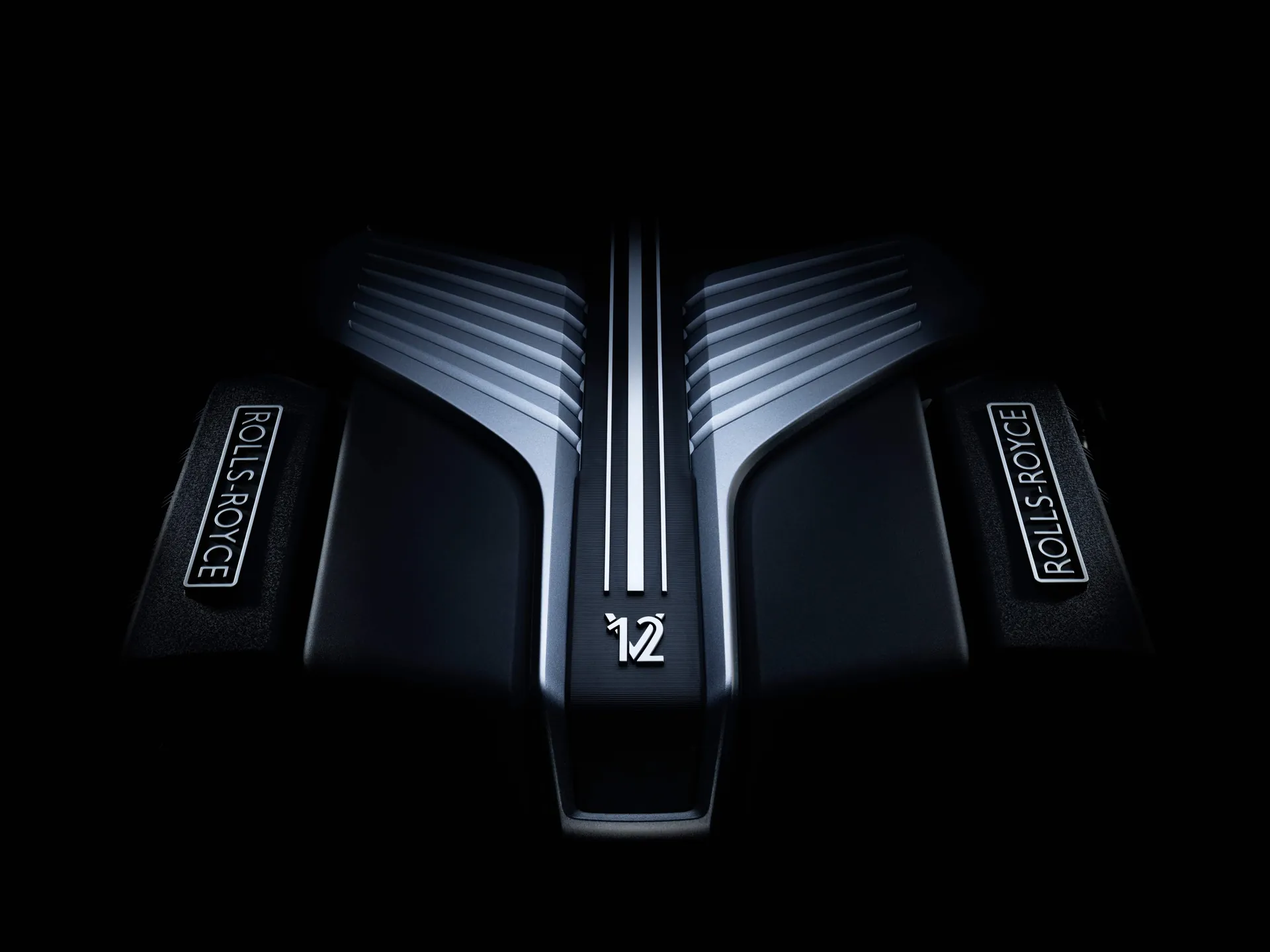 Rolls-Royce Ghost Black Badge (2022) – motorový prostor