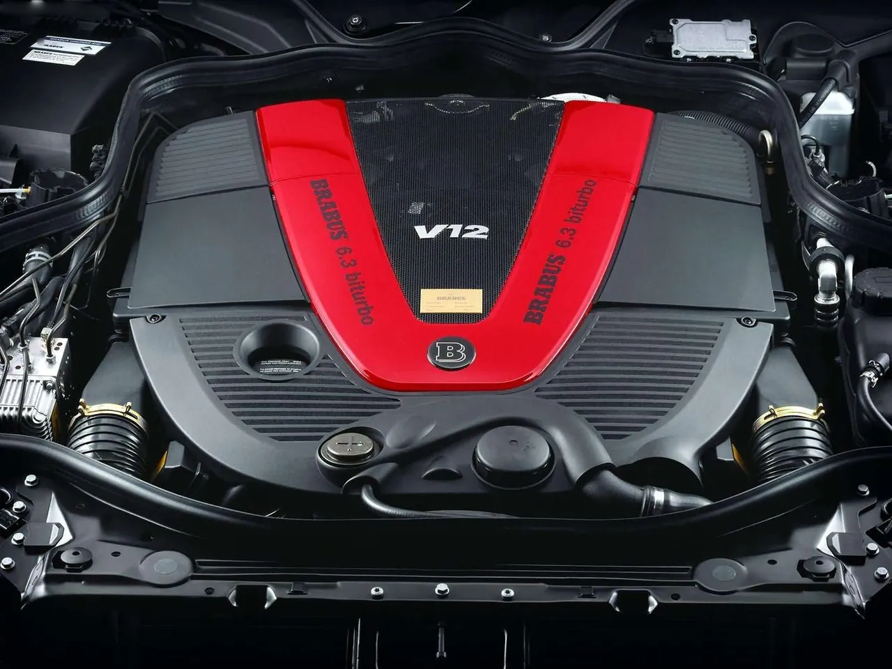 Brabus Mercedes-Benz E V12 Concept (2003) – motorový prostor