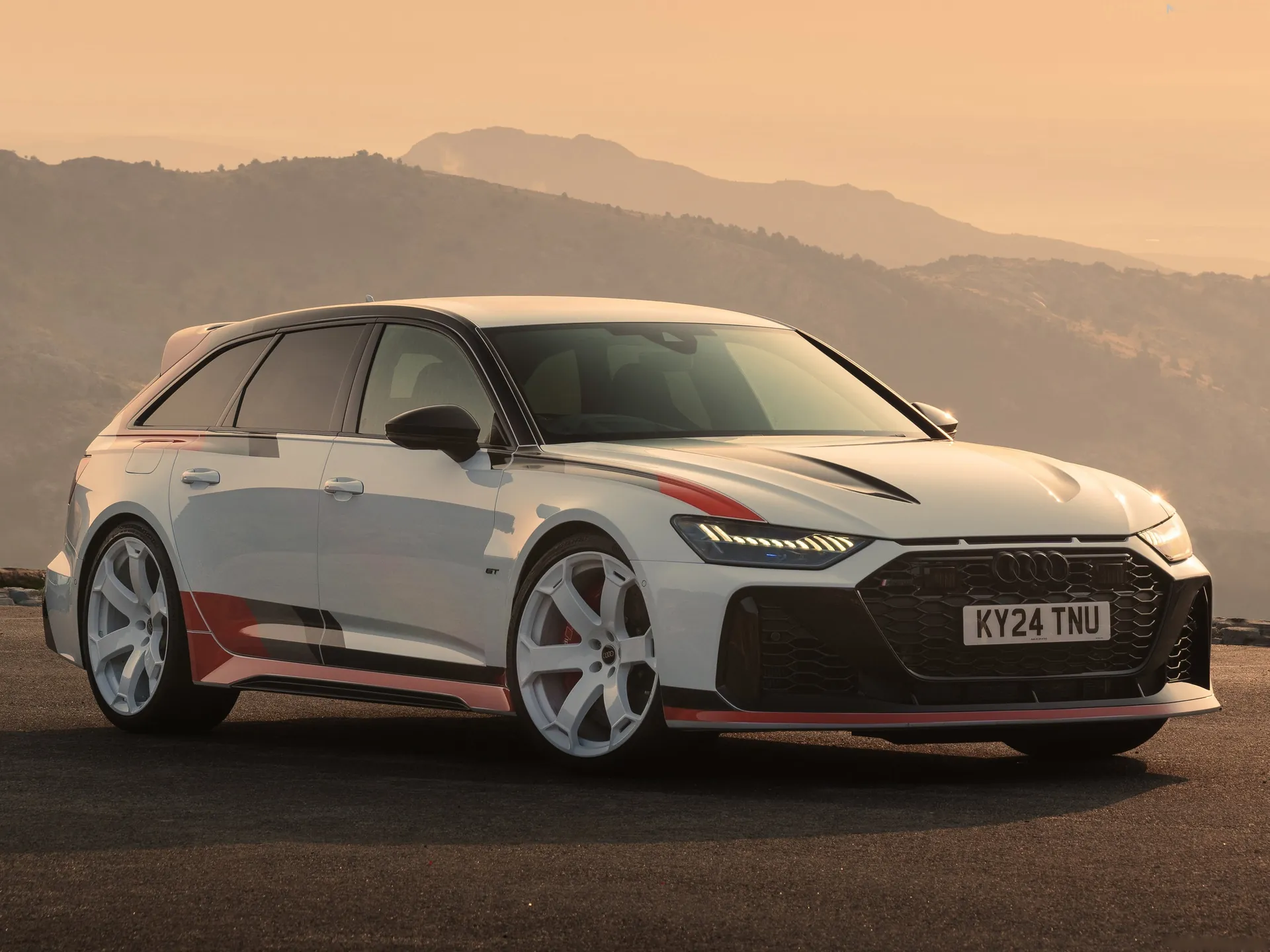 Audi RS6 Avant GT [UK] (2024)