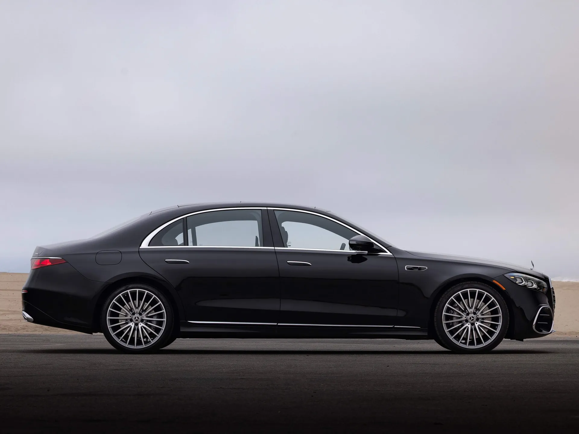 Mercedes-Benz S580 4Matic Maybach [US] (2027) – boční profil