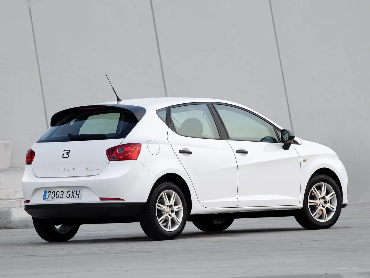 Seat Ibiza Ecomotive (2011) – zadní tříčtvrteční pohled