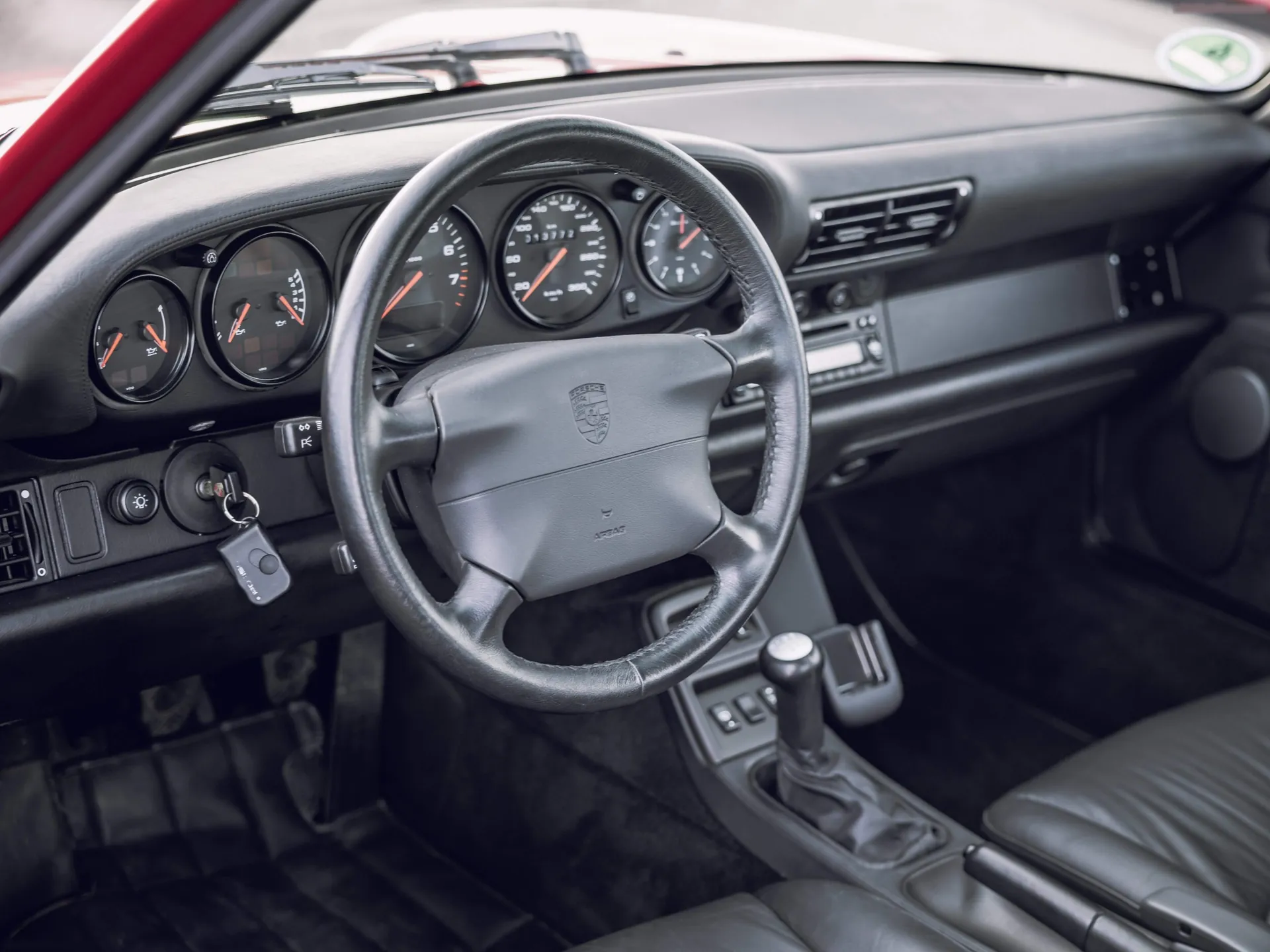 Porsche 911 Carrera 4S (1995) - Interior