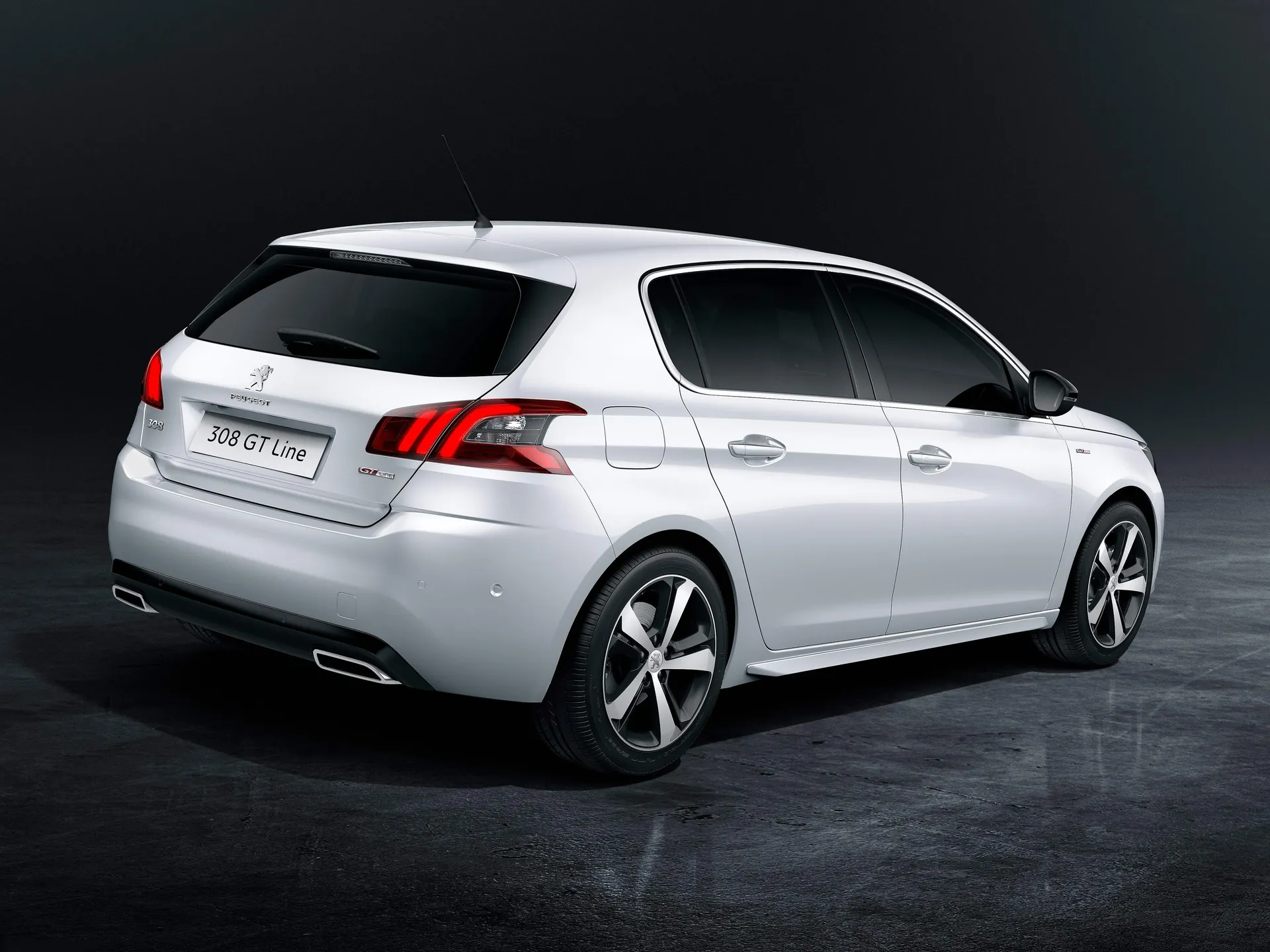 Peugeot 308 (2018) – zadní tříčtvrteční pohled