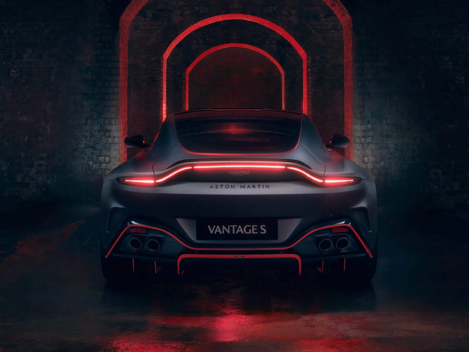 Aston Martin Vantage S (2026) – zezadu