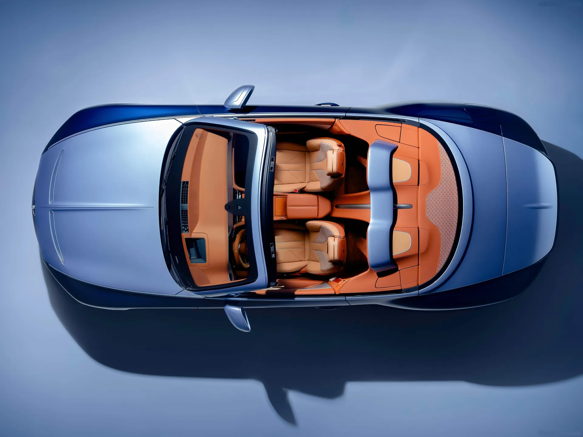 Bentley Batur Convertible no4 (2025) – pohled shora