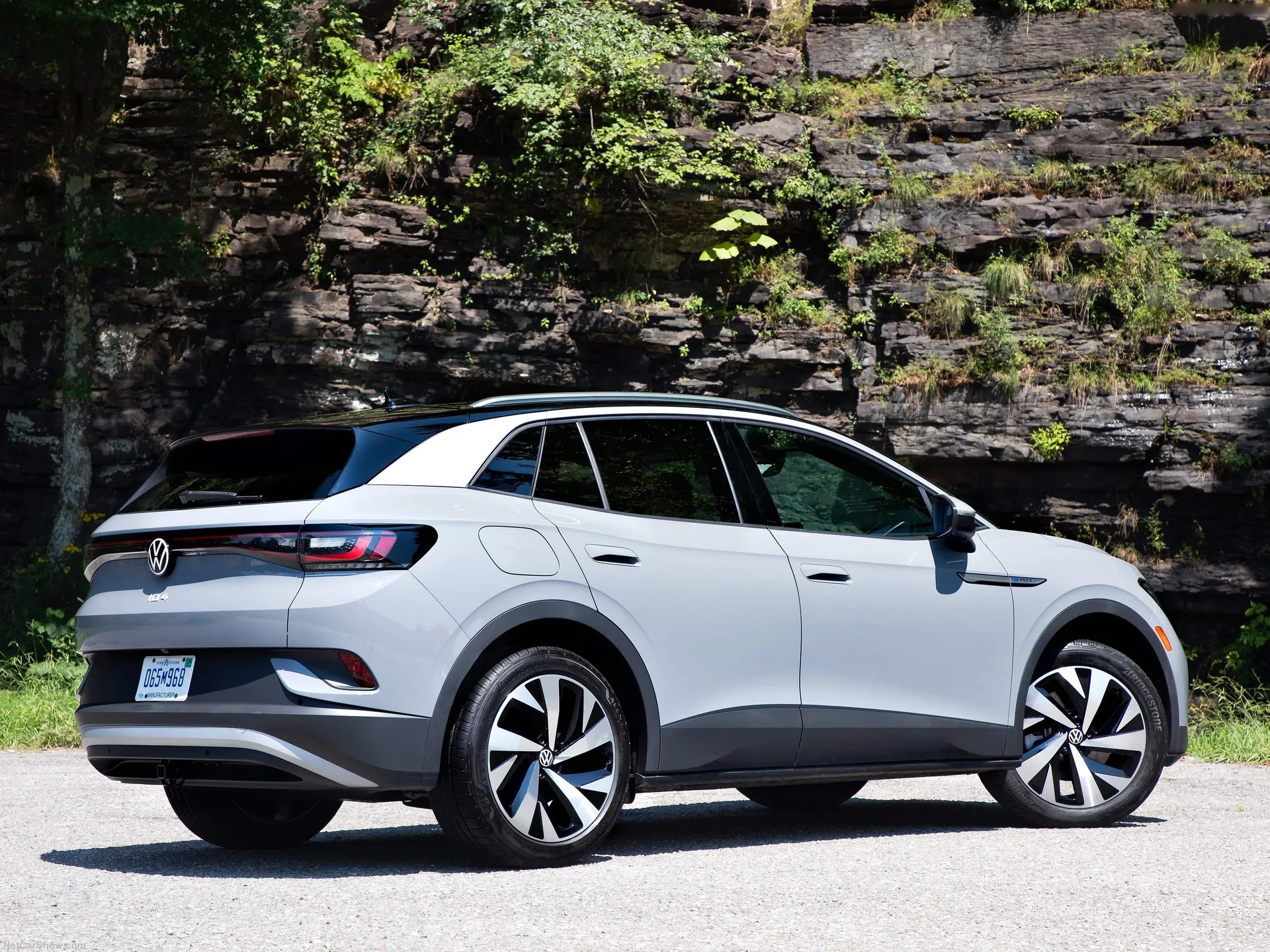 Volkswagen ID.4 [US] (2021) – zadní tříčtvrteční pohled