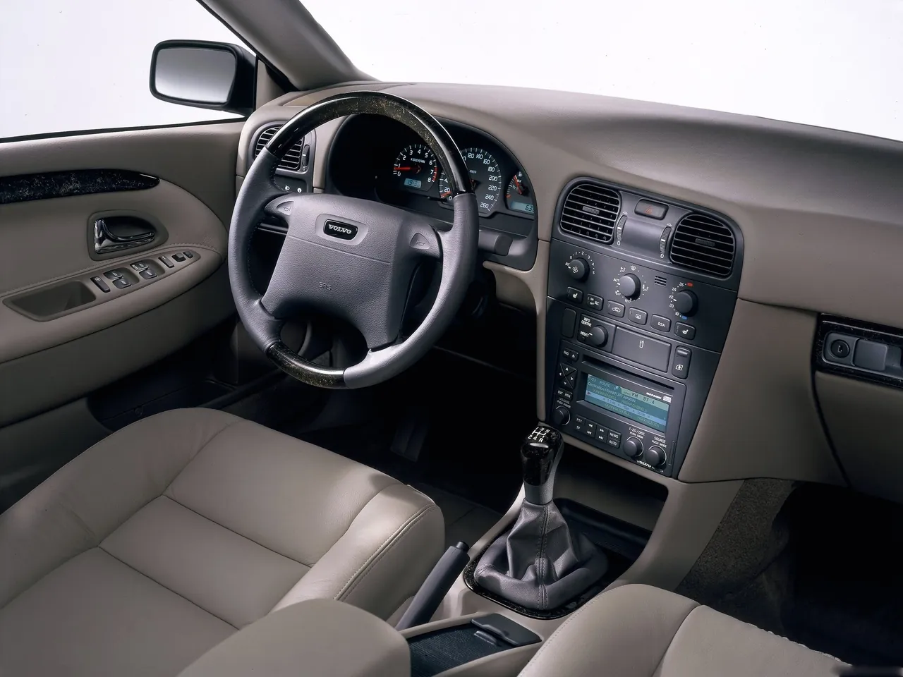 Volvo V40 (2001) – interiér
