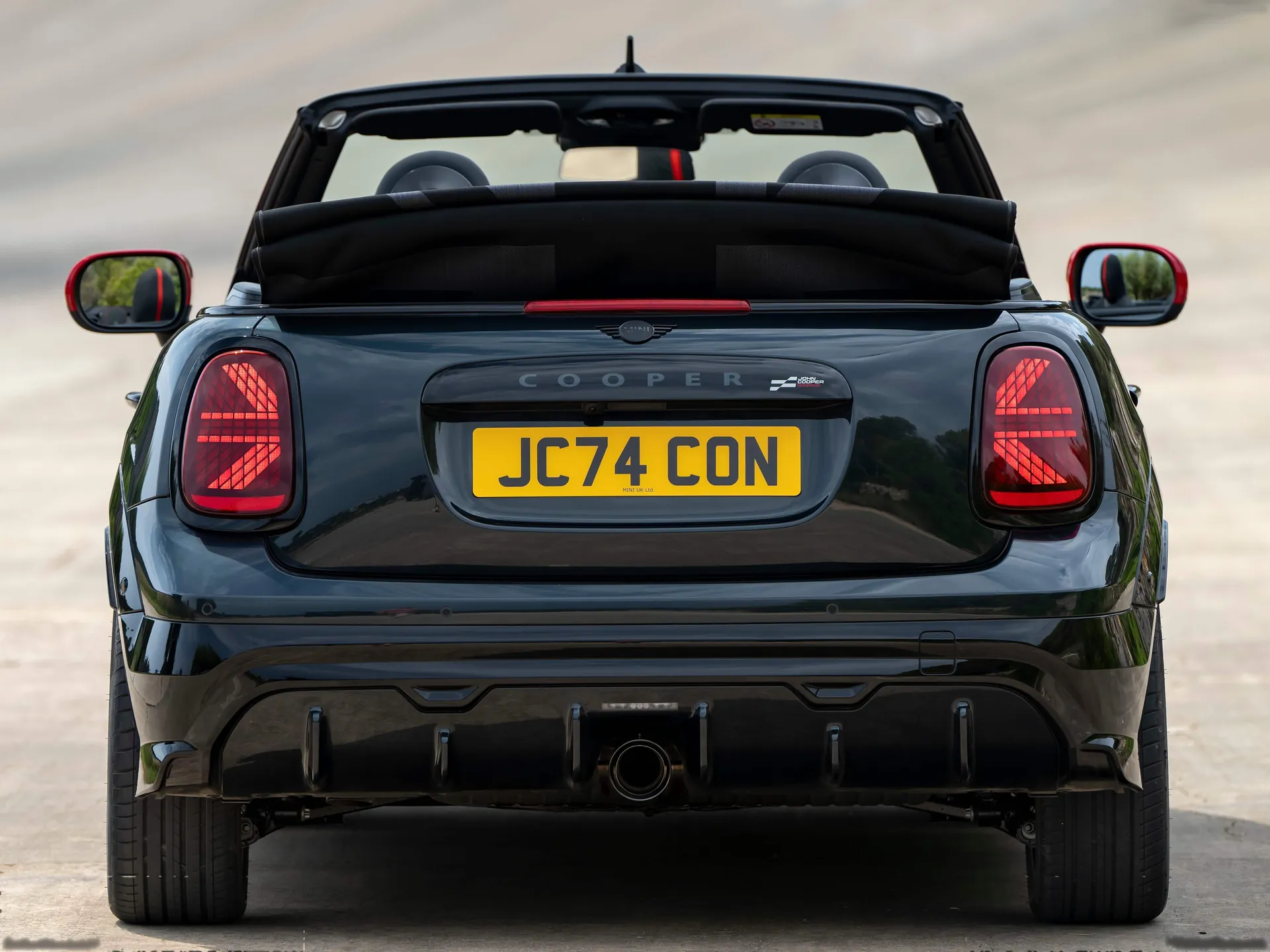 Mini John Cooper Works Convertible (2025) – zezadu
