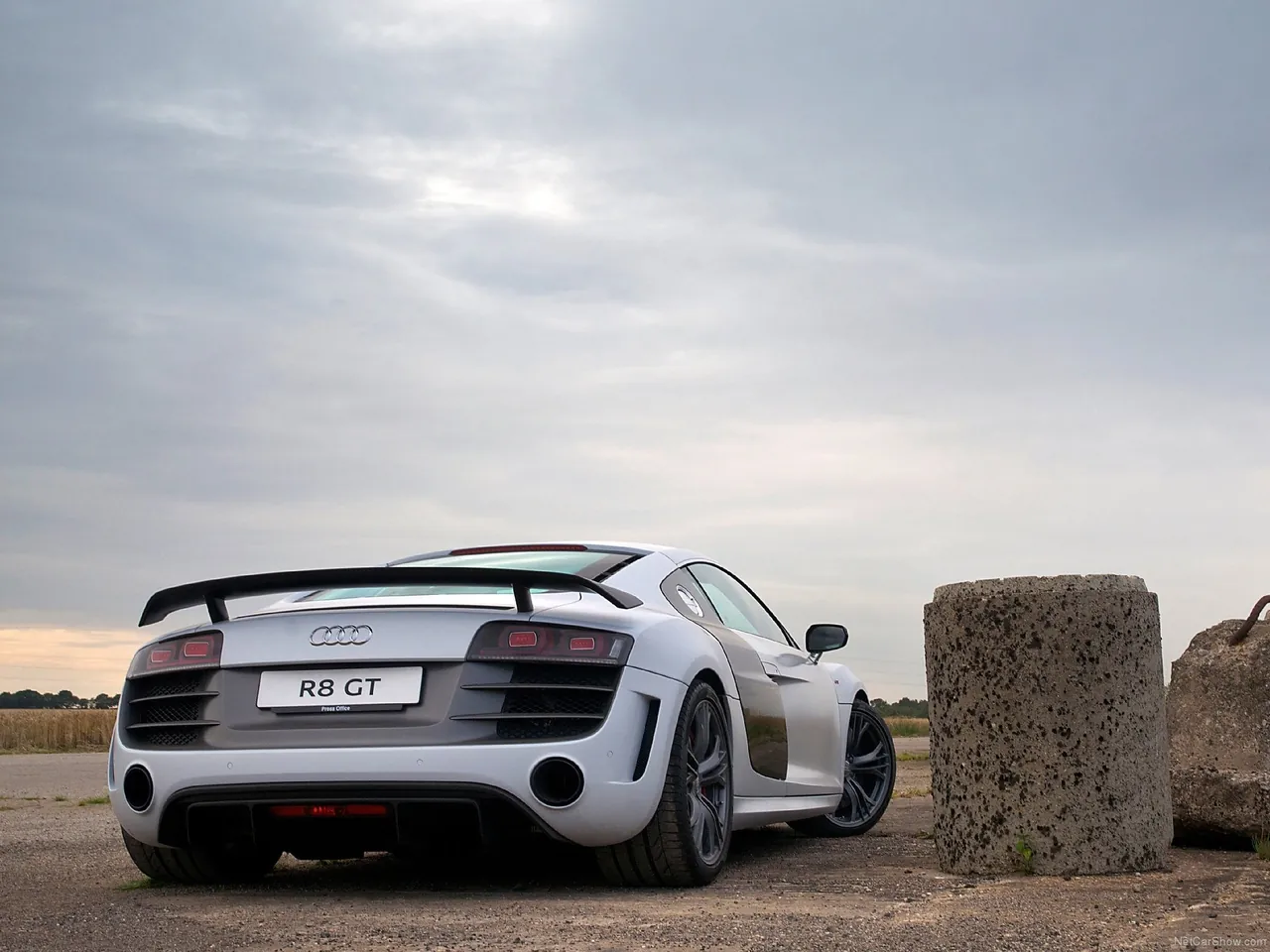 Audi R8 GT (2011) – zadní tříčtvrteční pohled