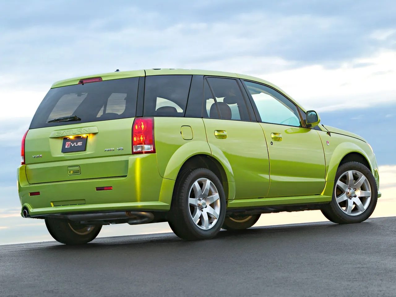 Saturn Vue Red Line (2004) – zadní tříčtvrteční pohled