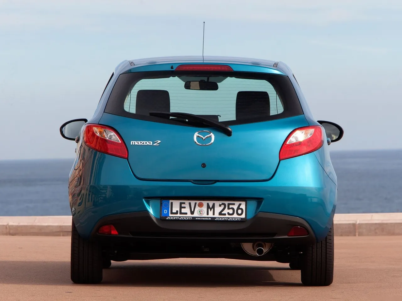 Mazda 2 (2011) – zezadu