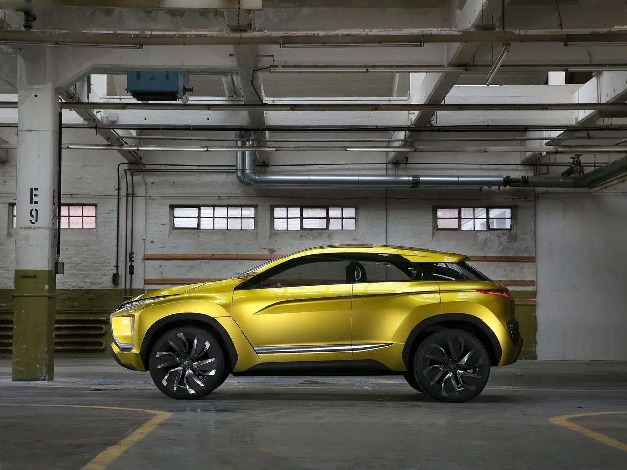 Mitsubishi eX Concept (2015) – boční profil