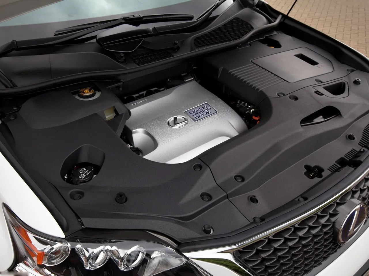 Lexus RX 450h F Sport (2013) – motorový prostor