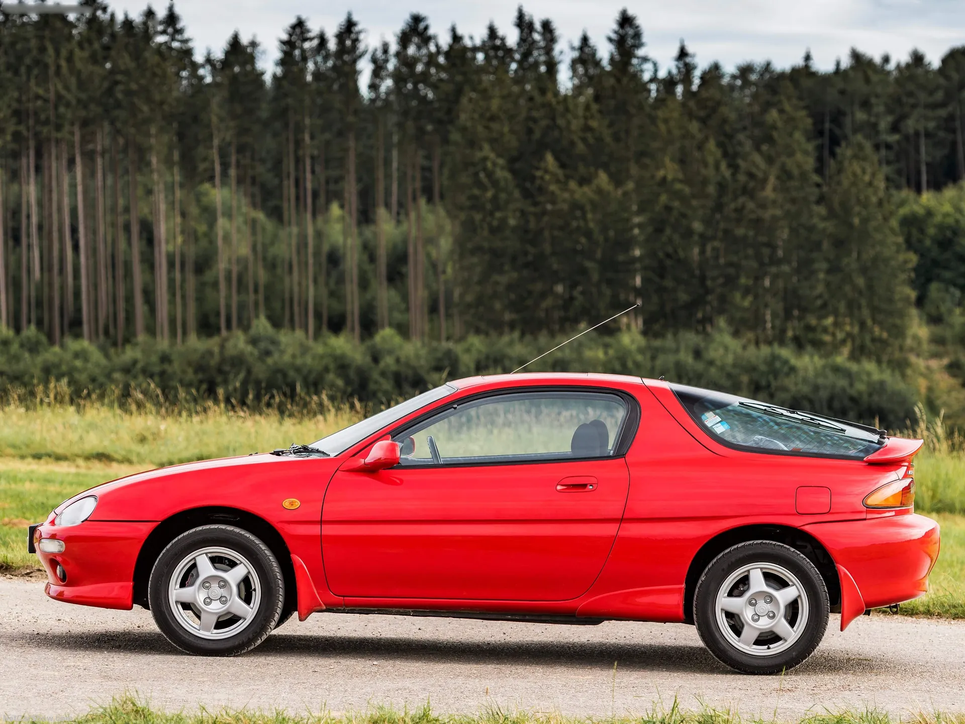 Mazda MX-3 (1994) – boční profil