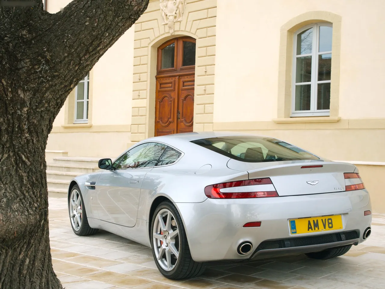Aston Martin V8 Vantage (2007) - Rear Three-Quarter