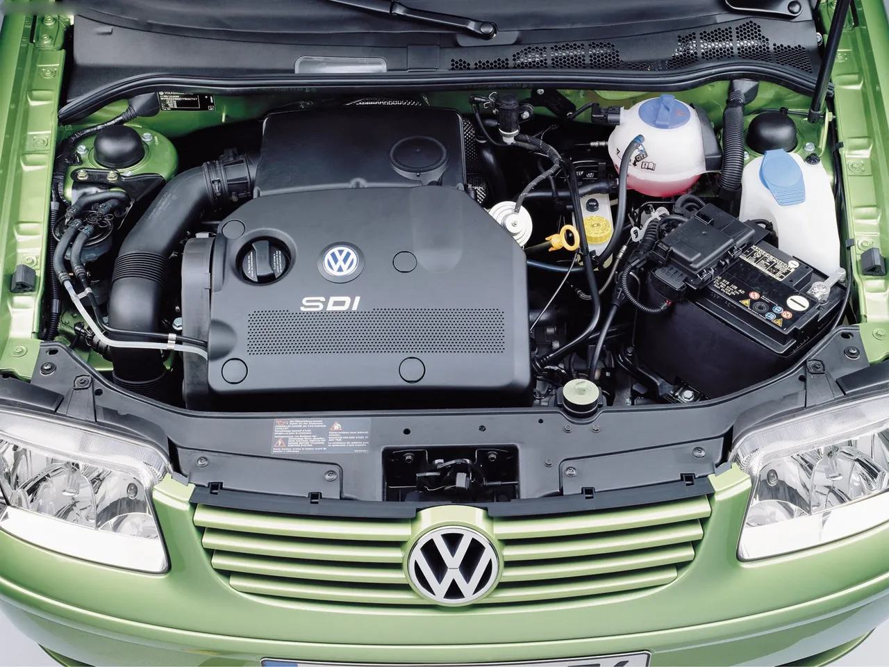 Volkswagen Polo (1999) - Engine Bay