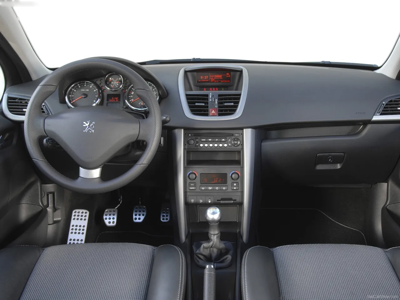 Peugeot 207 SW RC (2008) – interiér