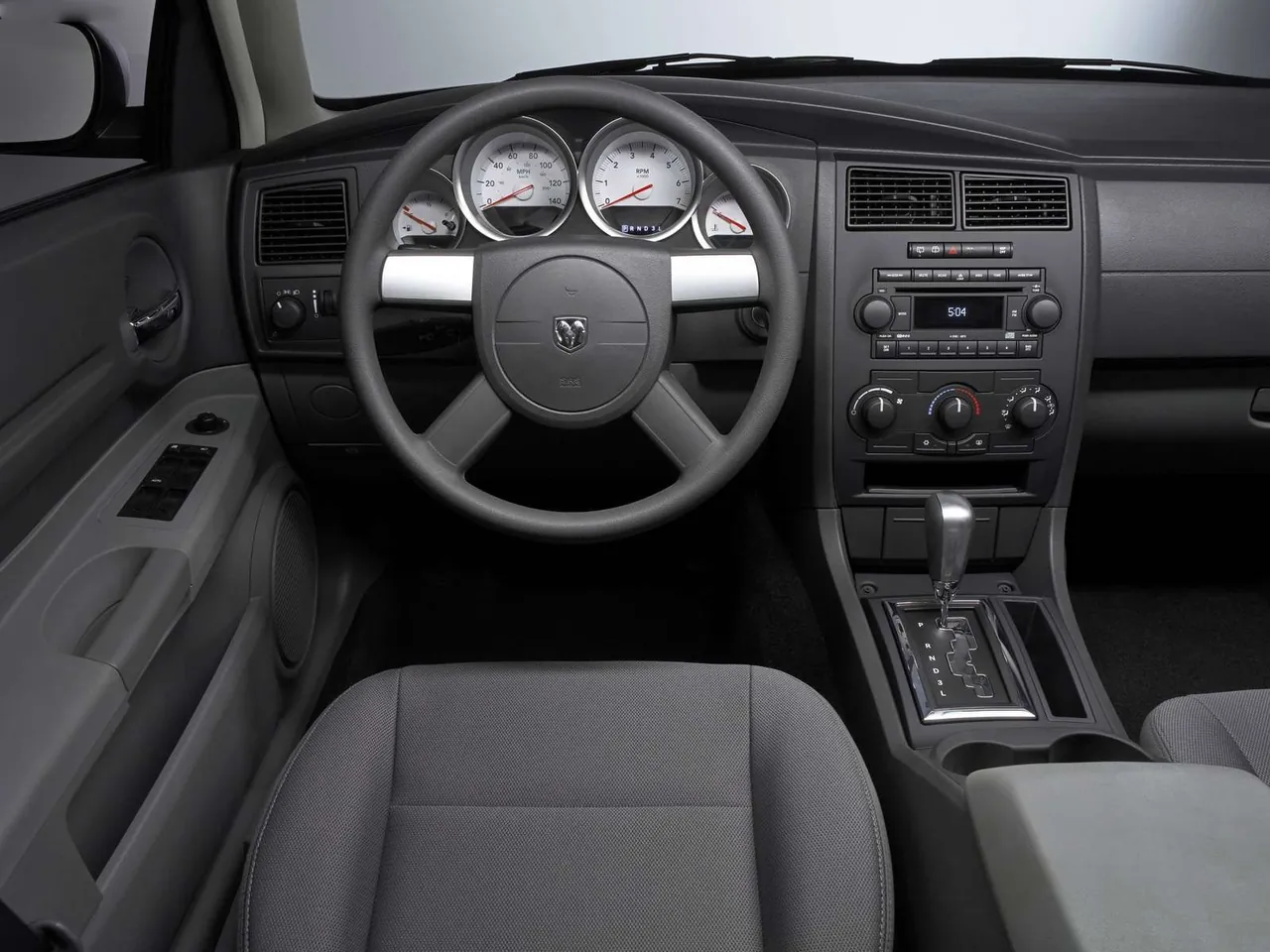 Dodge Magnum SXT (2005) - Interior