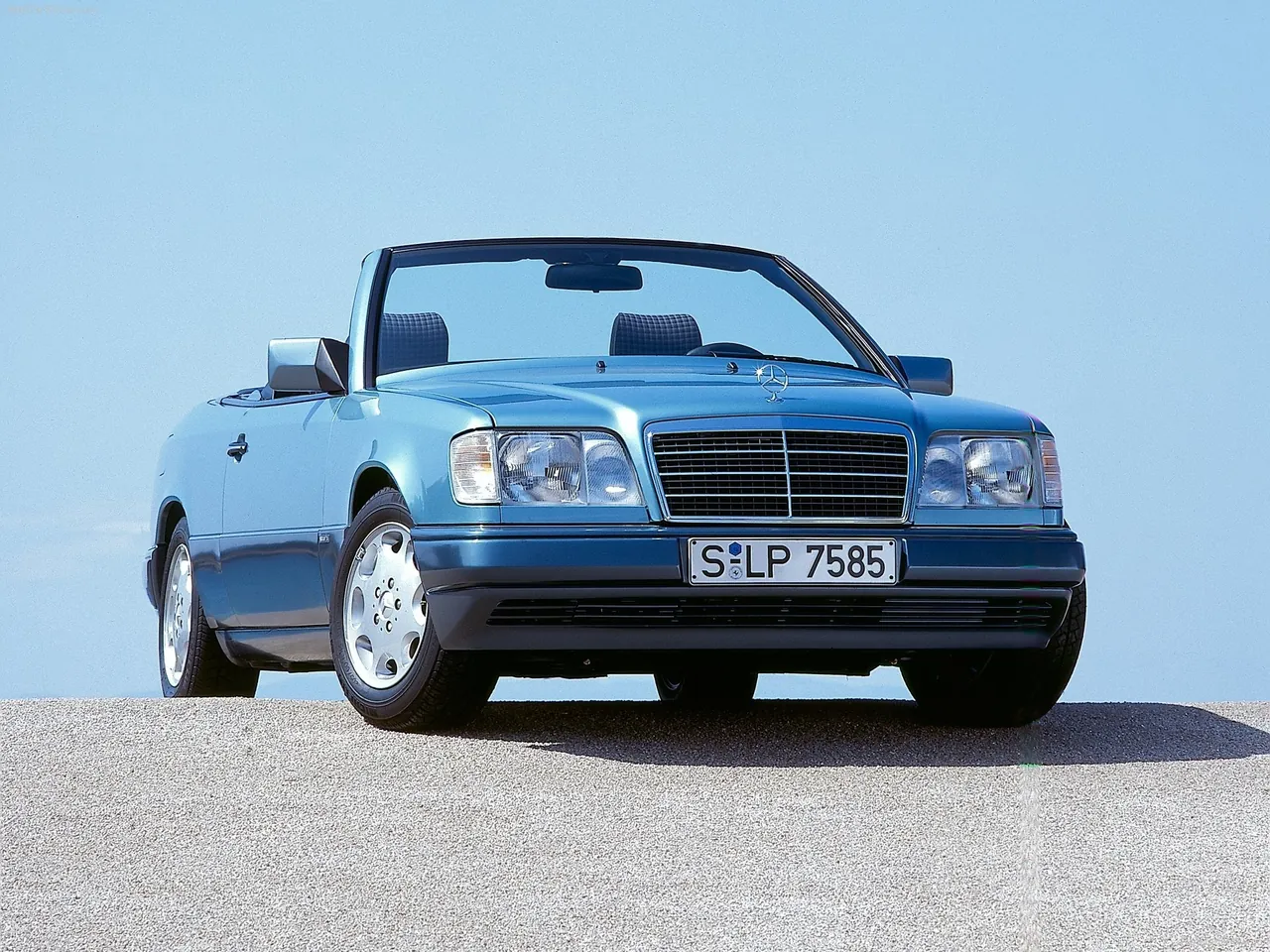 Mercedes-Benz E-Class Cabriolet (1991)
