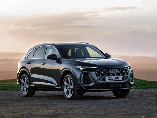 Audi Q5 e-hybrid [UK] (2026)