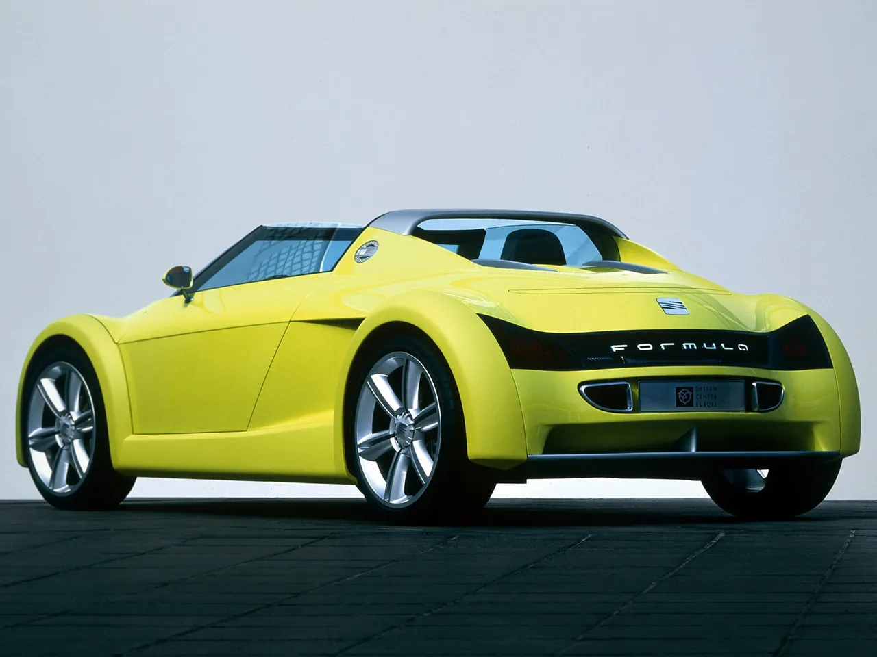 Seat Formula Concept (1999) – zadní tříčtvrteční pohled