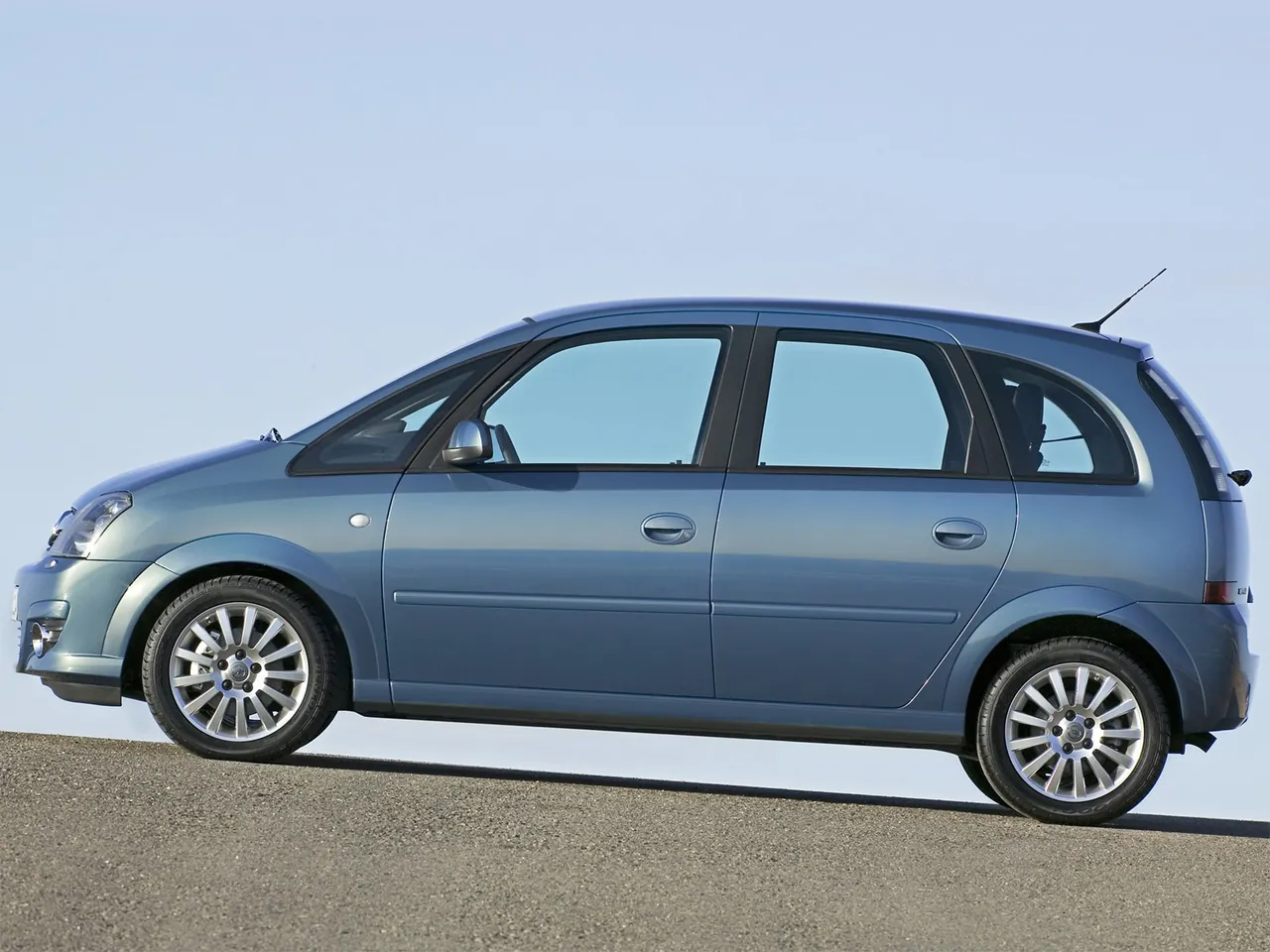 Opel Meriva (2006) – boční profil